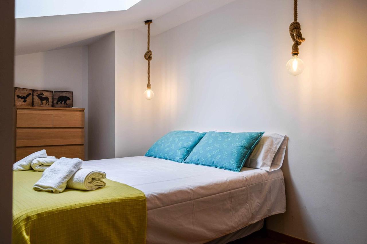 Loft Besalu Alojamiento Centrico Y Acogedor Exterior foto
